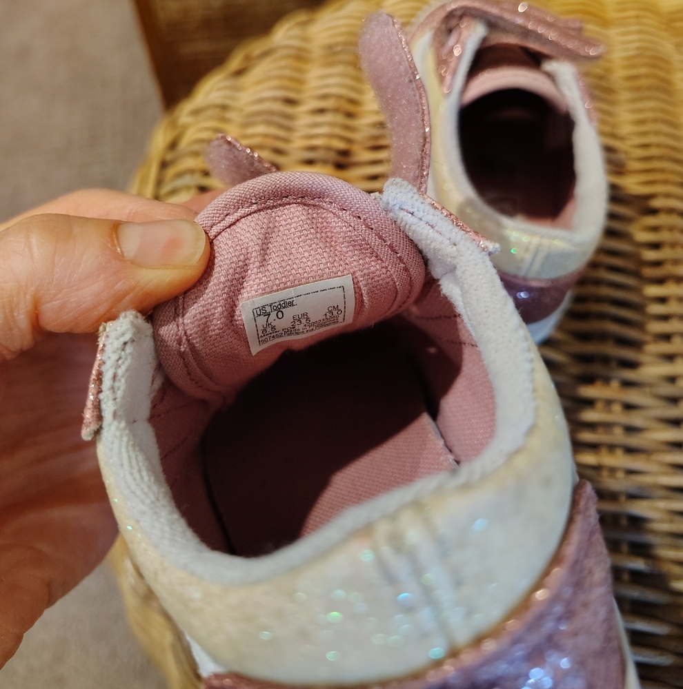 Little Girls Sparkle Gluttet Vans Velcro  Sneakers - Picture 3 of 11